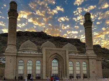 Bibi Hybet Complex #clouds #sky #mosque #history #azerbaijan #azerbaijani #azerbaijani_gallery #rizwan #travel #travelblogger #travelphotography…
