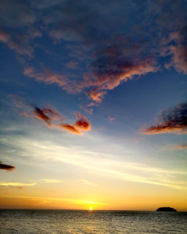 Beautiful sunset at Tg. Aru???? . . . #travels #traveldiary #igtravels #journey #instatravel #instalike…