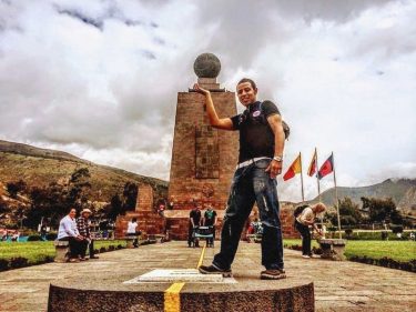 #tbt en la mitad del mundo. . . . #iamtb #bnesimppl #quetalviajar #tlpicks #ecuador…