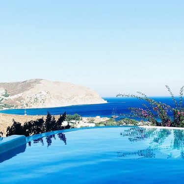 if you’re planning a holiday on mykonos this summer check out @rockyretreatmykonos! the villa…