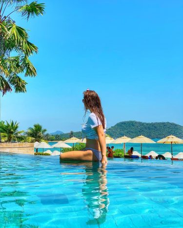 Such a piece of #phuket #phuketthailand #pullmanphuket #pullmanphuketarcadia #thailand #thailandtravel #girlsborntravel #travel #traveler #thewanderingtourist…