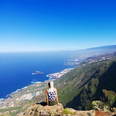 The best view comes after the hardest climb. #Tenerifelicious #Tenerifefelicidad #islandlife #tenerifetag #canaries #canaryisland…