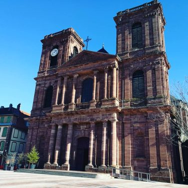 #belfort #france #iglesia #church #travelvlog #travelers #szili_furgonnal_vlog #traveller #travelinsta #travelphoto #travelgram #travelblogger #travelphotography #trip…