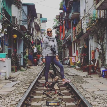 Ok girls!!! Let’s all get in the picture!! #hanoi #trainstreet #vietnam #southasia #chicken #travel…