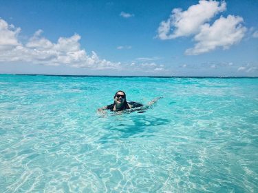 Hi loves! Throw back to Grand Cayman Islands. This is such a small and…