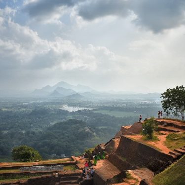 Views from atop the rock! #srilanka #sigiriya #visitsrilanka #스리랑카 #풍경 #자연