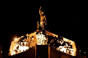 [ES] #Humahuaca de noche???????? ️. . . [EN] Humahuaca at night. . #quebradadehumahuaca #jujuy…