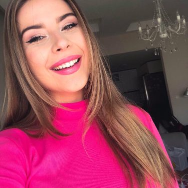 #girl #happyface #travel #instagood #instapic #bnesimppl #blackandwhite #photography #strakeapose #photoshoot #lifestyle #lifestyle #pink #pinko