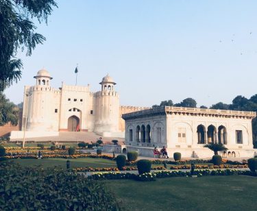 A Marvellous Example of Mughal Architecture Lahore Fort #lahorediaries #lahorefort #traveldiaries #naturelover #travelblog #instapakistan&hellip;