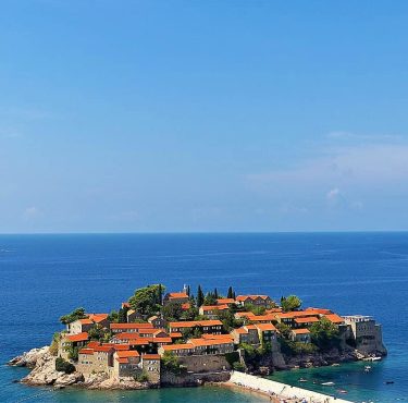 A peacful little island along the montenegran coast. Unfortunatly privatized by a luxury hotel…