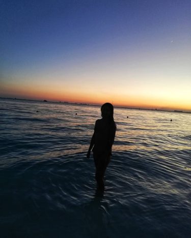 “Se una mente inquieta en busca de respuestas Un cuerpo que anhela cariño Un…
