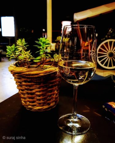 The best wines are the ones we drink with friends. #composition #exposure #foto #fotografia…