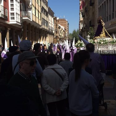 Semana Santa de Palencia #photography #photo #google #googlelocalguides #video #travelphoto #travelgram #instagramers #travelblogger #travelphotography…