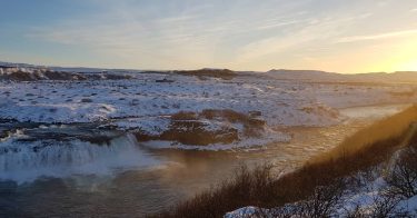 Waterfall with sun #iceland???????? #iceland #goldencircle #waterfall #ice #travelphotography #traveling #travelgram #travel #trip #voyage…