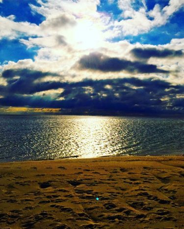“time to relax” . #northsea #sunset #evening #earthscope #beachwalk #walk #walking #hike #hiking #hikingadventures…