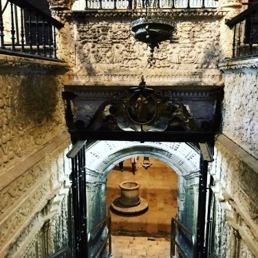 Bajada de la Cripta de San Antolin, Catedral de Palencia #photography #photo #google #googlelocalguides…