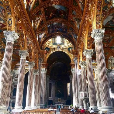 Базилика Сантиссима Аннунициата дель Вастато, снаружи такая строгая спокойная, а внутри … роскошь, золото,&hellip;