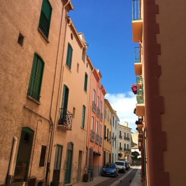 #beautifulplaces #travelawesome #sun #bluesky #vivelafrance #explortocreate #travelblogger #travelphotography #travelgram #travel_captures #travel_drops #vivelavida #france #walk…