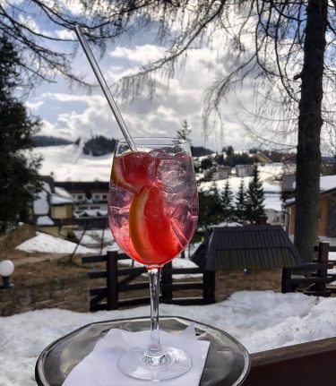 Pokiaľ si potrpíš na chutné miešané drinky, tak tu pre teba niečo máme ️Gordon’s…
