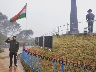 In the memory of gorkha martydom #batasialoop #darjeelingdiaries #darjeelingtrip #darjeeling #westbengaltourism #travellingthroughtheworld #travellingislife #travelersnotebook…