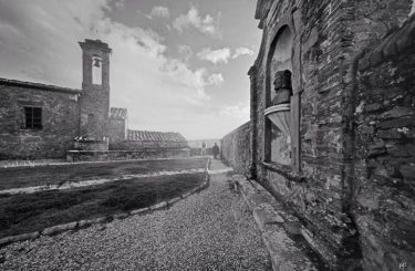#fotartplgz #traveldestinations_ig #bnesimppl #montesansavino Edited with: @carbonblackandwhite _ #architecture #building #architexture #city #buildings #skyscraper…