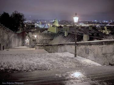 od hradu Praha jako na wonderful_prague #europestyle_czechrepublic #toppraguephoto #kings_hdr #visitcz #visitprague #canonczsk #discovery_earthpix #discovery…