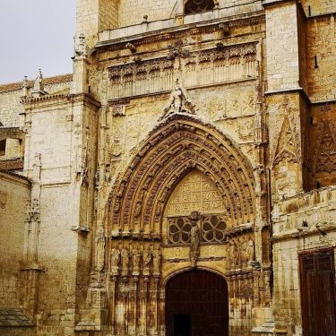 Catedral de San Antolin, Palencia #photography #photo #google #googlelocalguides #video #travelphoto #travelgram #instagramers #travelblogger…