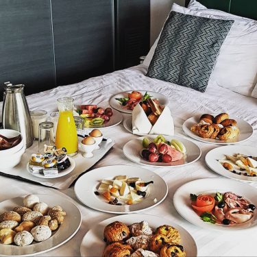Frühstück ans Bett ist doch die beste Art in den Tag zu #urlaub #holiday…