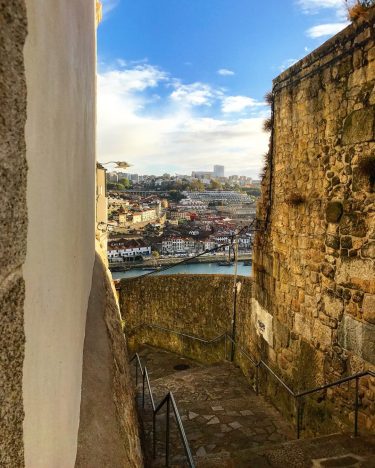 #porto #portugal #葡萄牙 #timeoutporto #travel #backpackers #adventuretime #背包客 #igersportugal #igerportugal #iamtb #travelrepost #bnesimppl #portugaltravel…