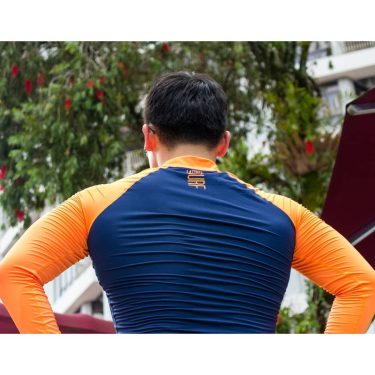 휴가인데 호텔에만 박혀있어도 괜찮잖아! . . . 대부분 전방에서 근무하는 군인들이 그렇듯 나도 한곳에…