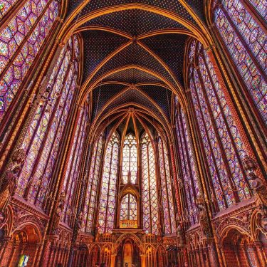 No words can describe this #church. Don’t forget to bring your #widelens . #saintchapelle…