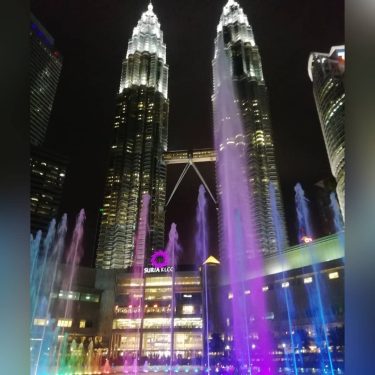 Petronas Towers by night. No filters used. #petronas #petronastowers #night #skyline #sky_brilliance #skyscraper #building…