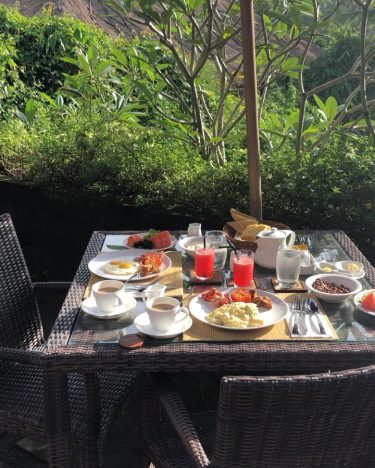 Morning Breakfast ⭕️⭕️⭕️⭕️⭕️⭕️ ️The world is a book and those who do not travel&hellip;