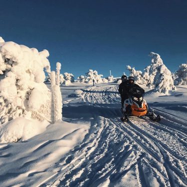 Paradise doesn’t have to be tropical ️ #winterwonderland #paradise #lapland #finland #snowmobile #fun #corporateflightattendant…