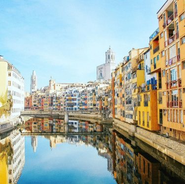 ???????? Girona ~~~ What to say?! Girona is just impressive! Old city, protecting walls…