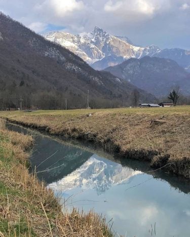 Kobarid, Slovenia . . Eslovenia era un país que hasta hace unos meses apenas…