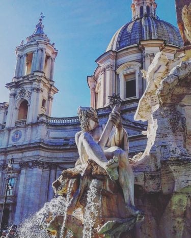 Quando nacqui il primo bacio me lo diede Roma stretto tra le sue braccia.…