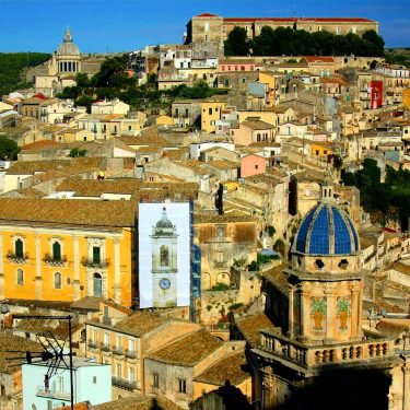 Panoramic view of Ragusa on Sicilia (Italy) Ragusa na Sycylii (Włochy) #italy #włochy #ragusa…