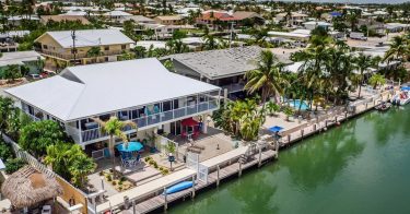 “Mermaid Magic” is a 3bed/3bath half duplex in Key Colony Beach! This home features…