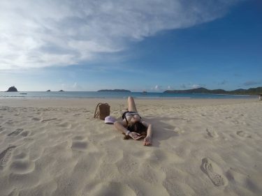 Missing the beach.️ #darlingescapes #travelbuddies #dametraveler #wonderfulworld #chasingsummer #sheisnotlost #beautifulmatters #beautifuldestinations #liveoutdoors #myhappyplace #myhappyfeet…
