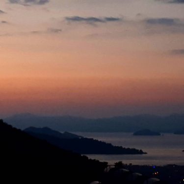 Good night, Turkey . . . . . . #openmyworld #travellifedailypic #travelzoo #travelblogger #travelgram…