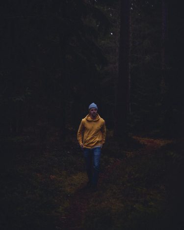 Tried something moody today! What do you think about it ? – – -…