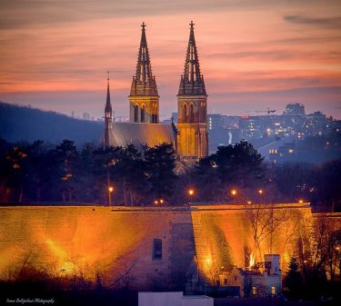 západ wonderful_prague #europestyle_czechrepublic #toppraguephoto #kings_hdr #visitcz #visitprague #canonczsk #discovery_earthpix #discovery #topeuropephoto #citybestpics #travelmore #naturelsapparel…