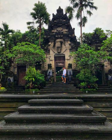 Remember that happiness is a way of travel – not a destination. #bnesimppl #travelingram&hellip;