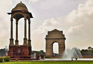Amar Jawaan . . . . . #delhi #indiaclicks #indiagate #warmemorial #delhigram #lutyensdelhi #streetphotography&hellip;