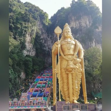 Batu Caves Last site Before heading back to Denmark tomorrow. #malaysia #travelphotography #malaysia #cave…