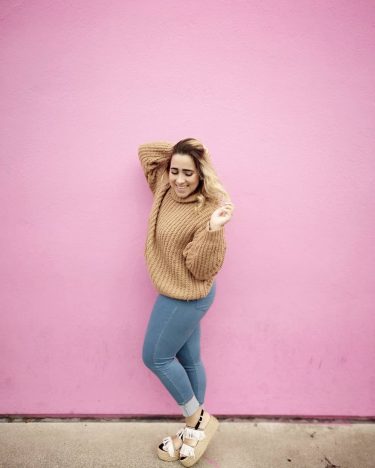 Feliz día a ti MUJER . Ser mujer es una virtud, un regalo de…
