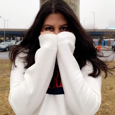 Peek a boo . . . . . #modernwoman #newyork #newyorkcity #iloveny #happytimes #rain…