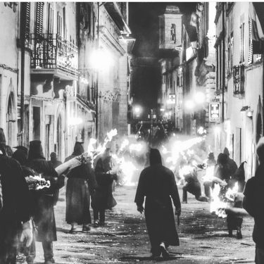 #fotartplgz #bnesimppl #traveldestinations_ig Edited with: @carbonblackandwhite _ #blackandwhite #bnw #monochrome #instablackandwhite #monoart #insta_bw #bnw_society…