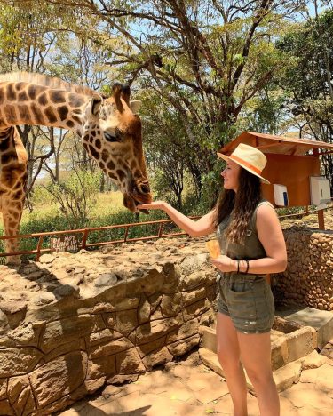???? ???? ???? #girlsborntravel #travel #traveler #thewanderingtourist #girlaroundtheworld #travelgirl #travelblogger #travelingirl #wanderlust #iamtb #globelletravels…